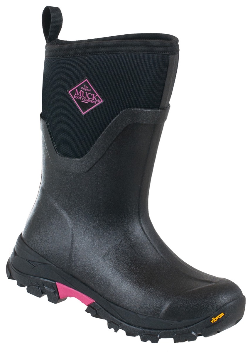 muck boots slip resistant