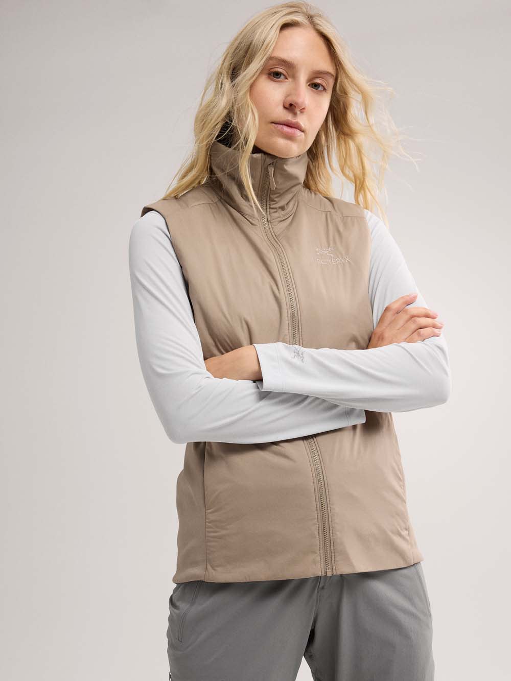 Women's Atom Vest Smoke Bluff