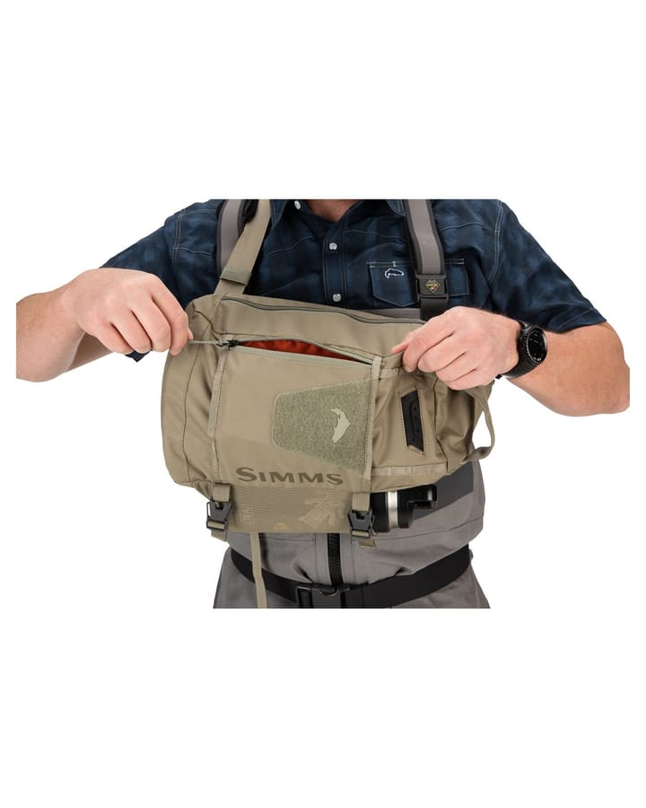 Simms Simms Tributary Sling Pack Tan Lett Og God Sekk Perfekt Til Dagsturer Simms