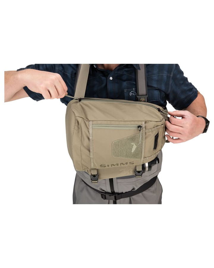 Simms Simms Tributary Sling Pack Tan Lett Og God Sekk Perfekt Til Dagsturer Simms