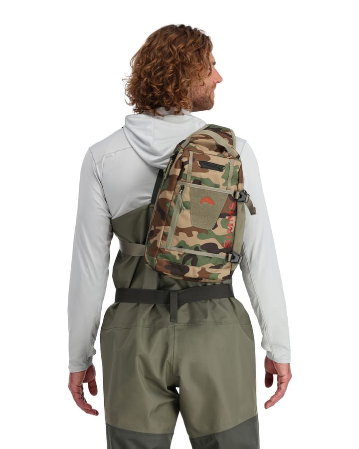 Simms Simms Tributary Sling Pack Regiment Camo Lett Sling Bag For Sportsfiskere Simms