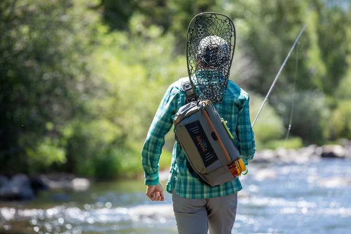 Fishpond Fishpond Flathead Sling Pack Gravel Oppdatert Teknisk Slingbag Ryggsekk Gravel Fishpond