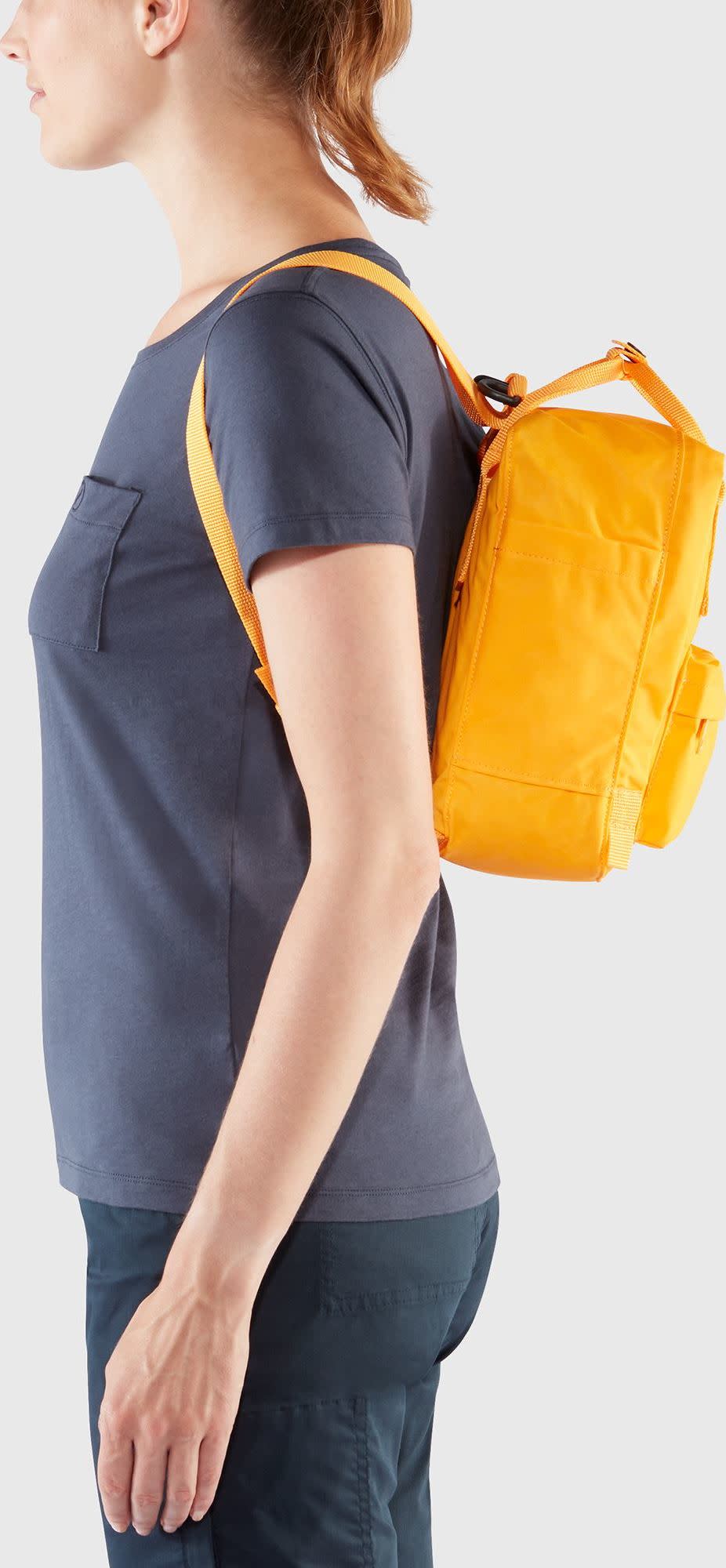 Kanken on sale ochre mini