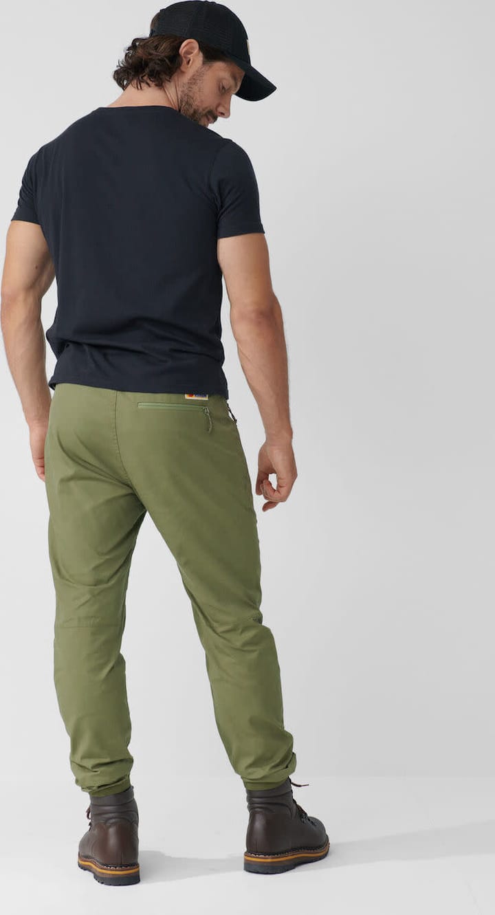 Fjallraven Men s Vardag Trousers Green Buy Fjallraven Men s Vardag Trousers Green here Outnorth