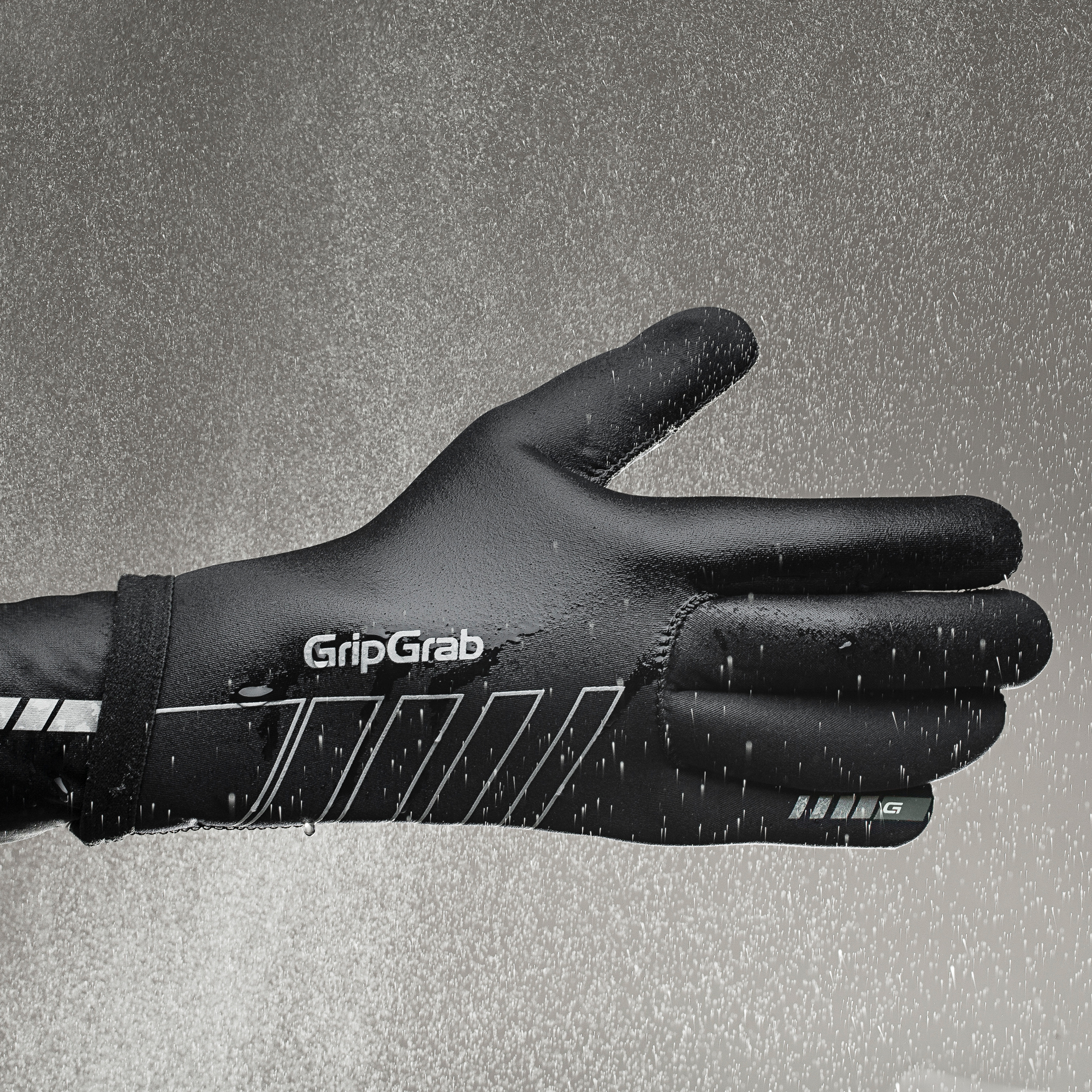 Gloves for rainy store weather