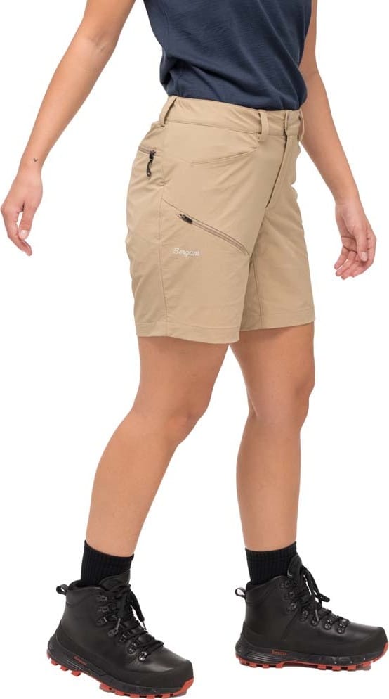 Bergans Women's Rabot Light Softshell Shorts Warm Sand Bergans