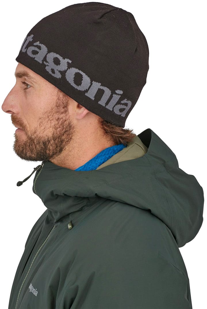 Patagonia Beanie Hat Logo Belwe: Black Patagonia