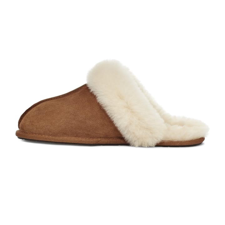 UGG Women's Scuffette II       Chestnut UGG