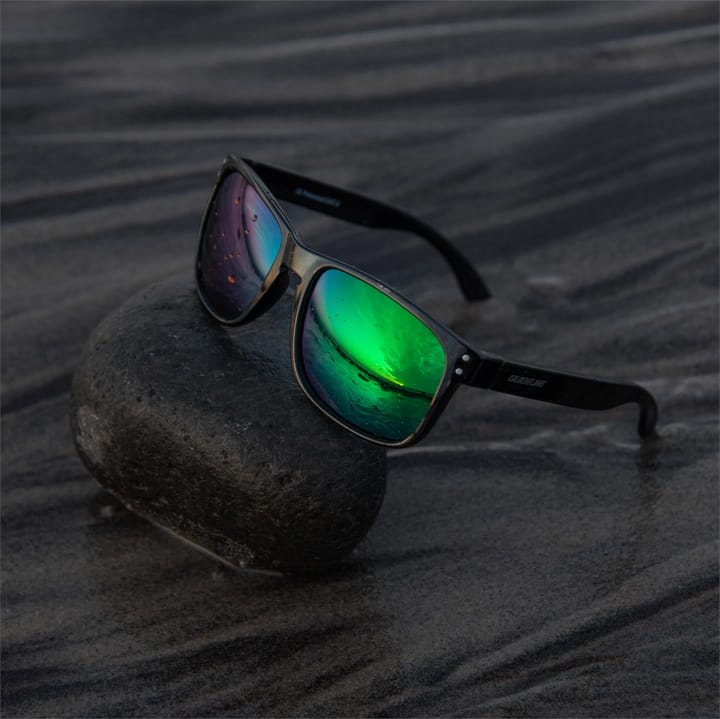 Guideline Guideline Coastal Sunglasses Grey Lens, Green Revo Coating Guideline