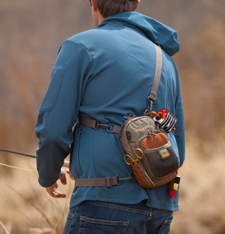 Fishpond Fishpond San Juan Vertical Chest Pack Sand/Saddle Brown Fishpond