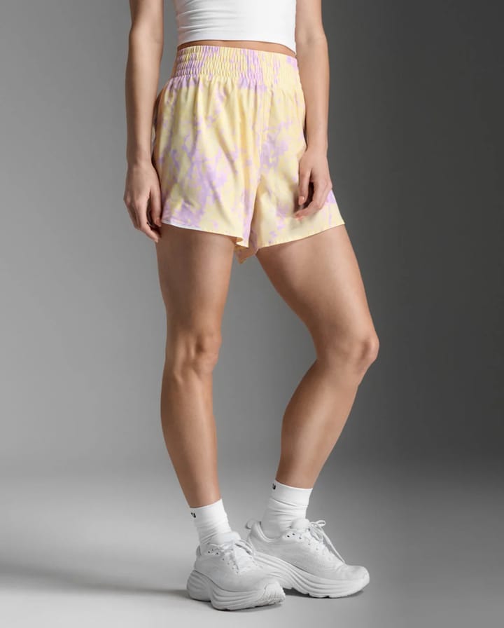 2XU Women's Aero Hi-Rise 4 Inch Shorts Pixel Lemon/white Reflective 2XU